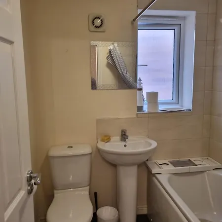 To Let In A House Δωμάτια σε οικογενειακή κατοικία *